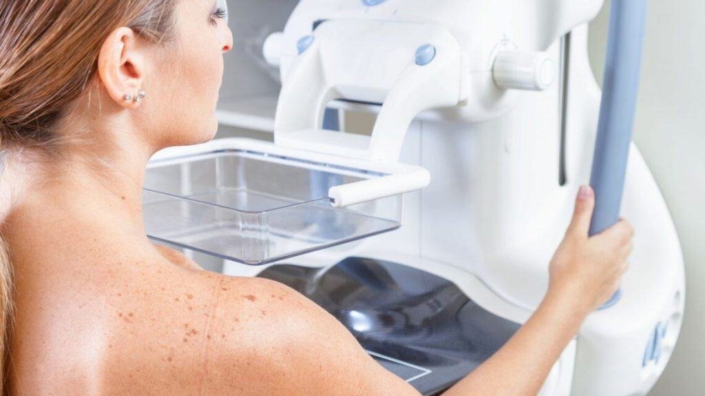 Nova tecnologia facilita a detecção de câncer em mulheres com mamas densas 1 mammogram 1747320800611 1140x641 1